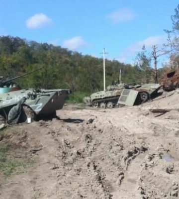 На Донеччині прикордонники &quot;затрофеїли&quot; російські БТР та БМП. ВIДЕО
