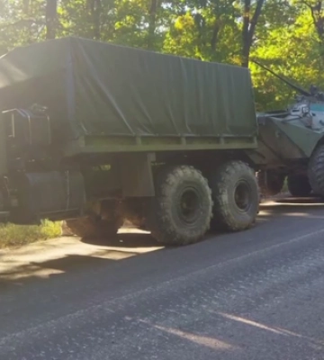 На Донеччині прикордонники &quot;затрофеїли&quot; російські БТР та БМП. ВIДЕО