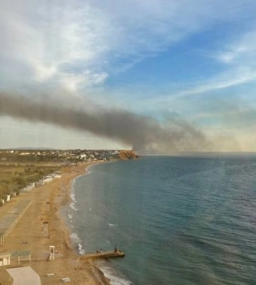В оккупированном Крыму были взрывы: СМИ пишут о пожаре в аэропорту Бельбека