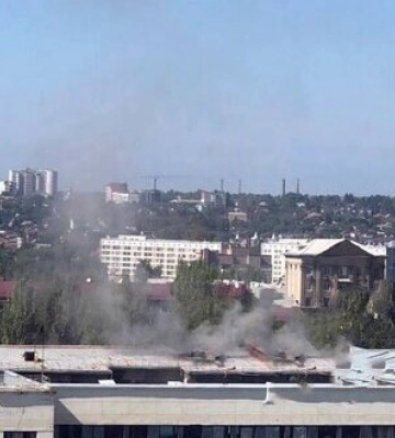 В оккупированном Донецке горит &quot;администрация&quot; Ворошиловского района. ВИДЕО