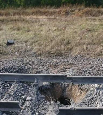 В Мелитополе взорвали железную дорогу: россияне не могут доставлять боеприпасы