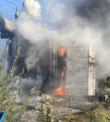 російські війська обстріляли Слов&#039;янську ТЕС - спалахнула пожежа