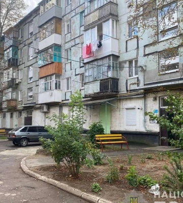 У Покрові посеред вулиці пограбували дівчинку-підлітка