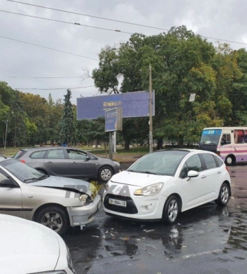 У центрі Одеси через аварію утруднений рух