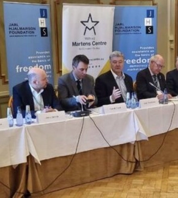 Нам більше не потрібен ПДЧ, нам потрібен початок переговорів щодо членства України в НАТО, - Порошенко