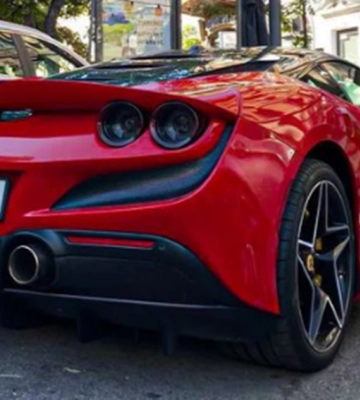 Під час повномастштабної війни в Одесі з&#039;явилась рідкісна Ferrari, яка коштує до 500 тисяч євро, - ФОТО