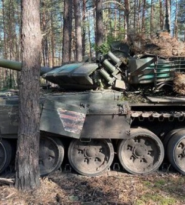 Нацгвардійці в якості трофею захопили танк окупантів під Лиманом. ФОТО