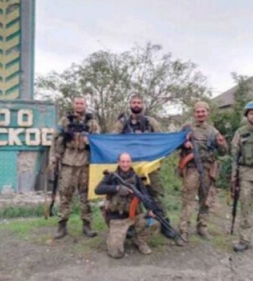 Торське. ЗСУ розгорнули український прапор біля ще одного міста на Донеччині — фото