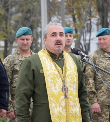 Цькували собаками, катували і питали про Бандеру. Капелан ПЦУ розповів про жахи полону
