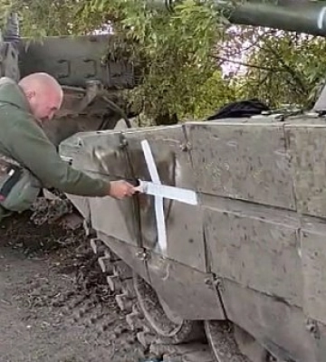 Криворізькі танкісти похизувалися трофейною технікою