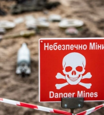 Є жертви: в Ізюмському районі автомобіль швидкої підірвався на міні