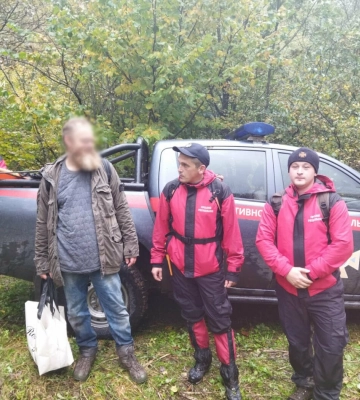 На Львівщині рятувальники допомогли трьом грибникам, які заблукали, - ФОТО