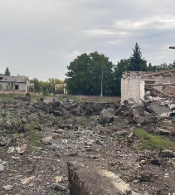 росіяни обстрілюють Донеччину з літаків та артилерії: поліція показала наслідки