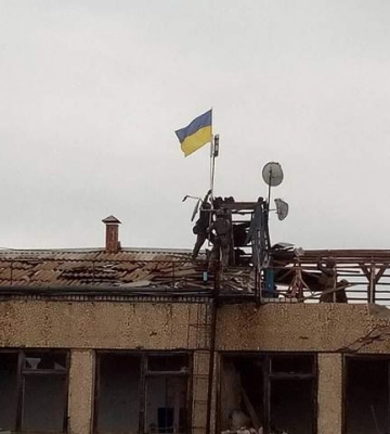 У селі Михайлівка на Херсонщині ЗСУ розгорнули український прапор. ФОТО