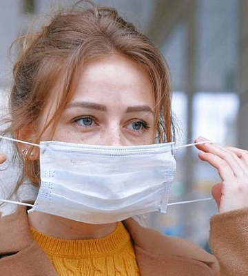 Киян закликають повернутися до носіння масок у громадських місцях