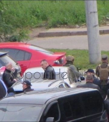 В Черновцах возле школы произошла стрельба: фото, видео и все подробности