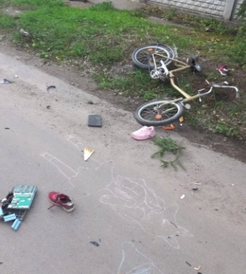 В Киевской области водитель сбил двух девочек: дети погибли
