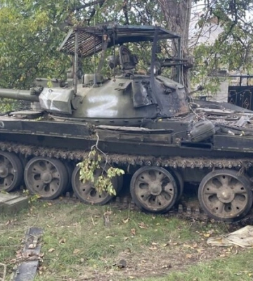 Як окупанти захищають радянські танки від «Джавелінів»: курйозне фото
