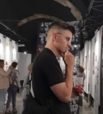 Мистецький спротив херсонців, або Виставка «Херсон inside/outside» як діалог на межі землі вільної та окупованої