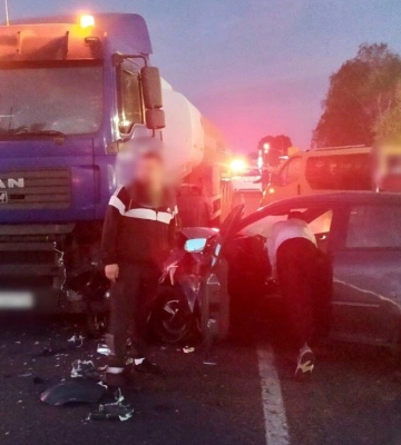 На Волині водій Audi врізався у два легковики і вантажівку. Фото