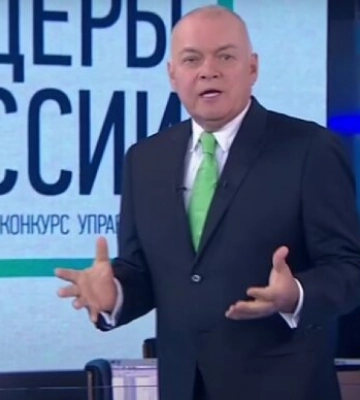 Очень горячий бархатный сезон: в Крыму &quot;демилитаризировали&quot; автомобиль пропагандиста Дмитрия Киселева