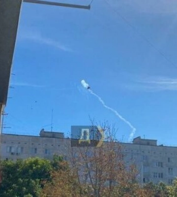 В Одесі лунають вибухи, працює ППО. ФОТОрепортаж