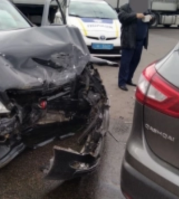 В аварії у Рівному травмувався водій легковика