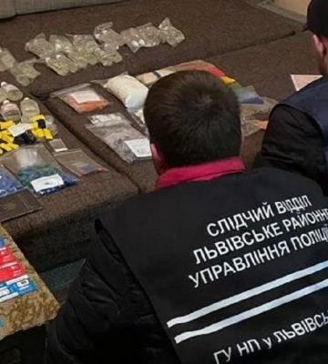 У Львові затримали 18-річну донеччанку, яка збувала гуртові партії наркотиків