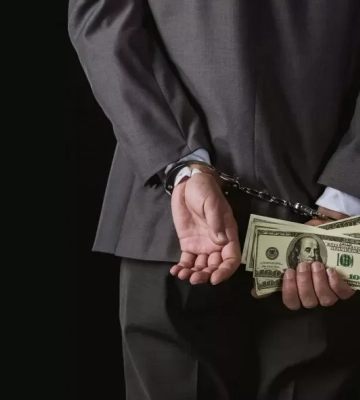 На Львівщині підрядник розкрав 600 тисяч грн на будівництві спортивного майданчика
