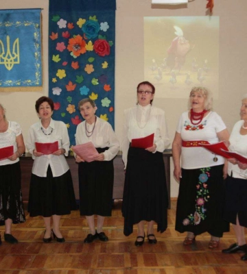До Дня людей похилого віку для підопічних Дніпровського терцентру влаштували свято