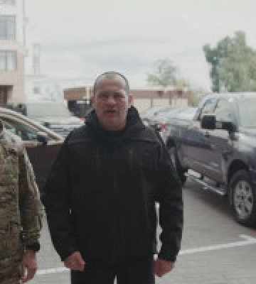Волонтери передали позашляховик 130-му батальйону ТРО Києва для виконання завдань на передовій - Палатний