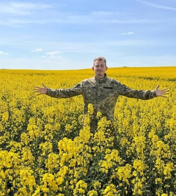 Коля Сєрга в одеському стилі висміяв Потапа, який &quot;заочно&quot; служить в теробороні