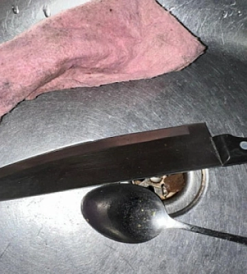 В Криворожском районе полицейские задержали мужчину за нанесение ножевого ранения знакомому
