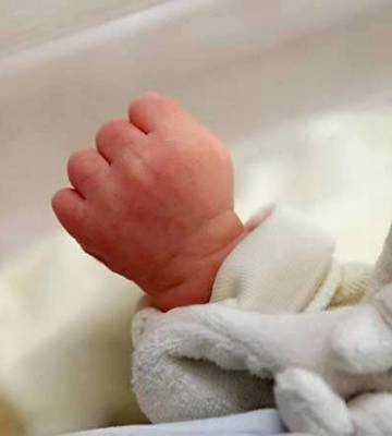 Не довезли до пологового будинку: жінка народила на трасі під Павлоградом