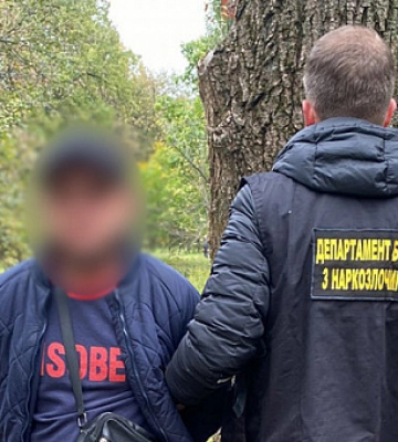 Поймали «на горячем»: криворожанина задержали, когда он распространял медатон в Киеве
