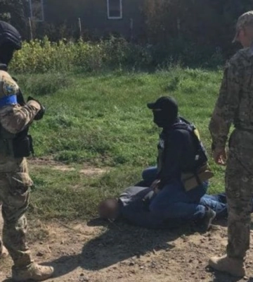 На Одещині під час одержання хабара затримали організаторів закордонного трансферу