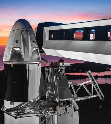 Космический корабль SpaceX взлетел с российским космонавтом