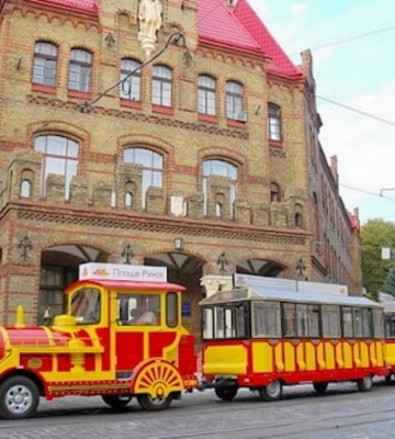 З Польщі відновлюють туристичні поїздки до Львова