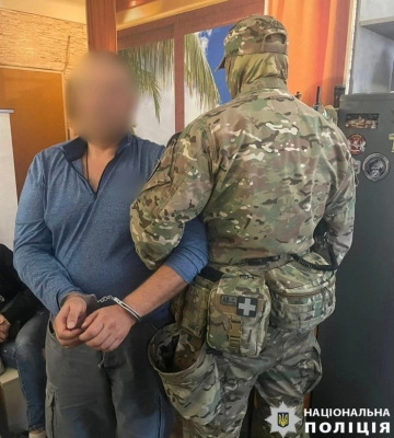 Вбивство у готелі: поліцейські Київщини затримали замовника і виконавця (ФОТО)