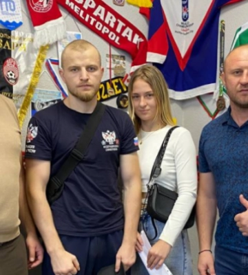 Два спортсмена-предателя из Мелитополя принимали подарки перед поездкой на чемпионат страны-оккупанта (Фото, скрины)