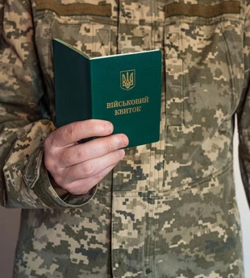 У Хмельницькому ексголова МСЕК, засуджений за корупцію, мобілізувався у військо
