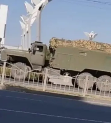 У Маріуполі війська РФ ховають військову техніку та особовий склад у "безпечні місця"