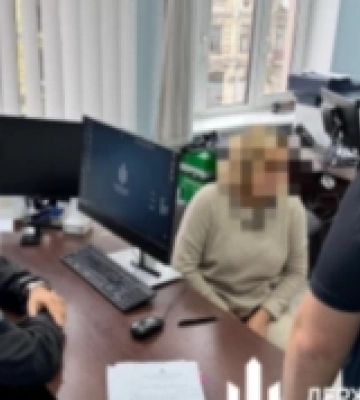 Затримали керівницю МСЕК з Хмельниччини: знайшли майже шість мільйонів доларів