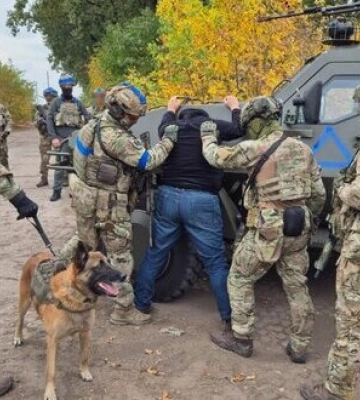 СБУ проводить безпекові заходи в Сумах. Мешканців закликають реагувати на вимоги правоохоронців та мати із собою документи. ФОТОрепортаж