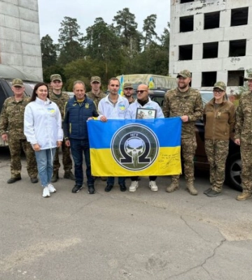 БФ «Надежда» и фонд «Рідна країна» Николая Томенко передали спецподразделению «Омега» боевое авто с трейлером