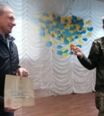 Двоє педагогів військового ліцею, що в Острозі, отримали відзнаки Міноборони України «Хрест пошани»