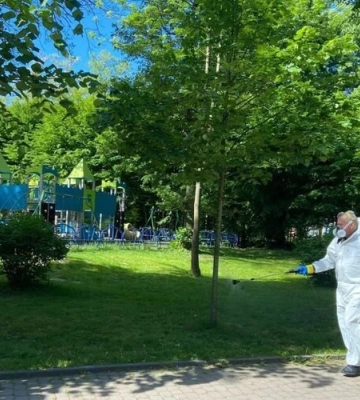 У Львові завтра розпочнуть обробляти парки та зелені зони від кліщів