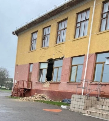 У ліцеї в Гощі обвалилася стіна – дітей перевели на дистанційку (ФОТО)