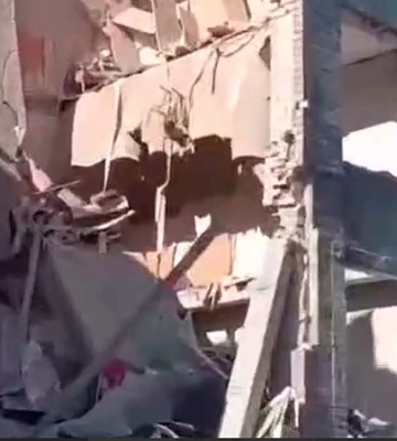 Через авіаудар по Центральному району Херсона пошкоджений заклад освіти. ВІДЕО
