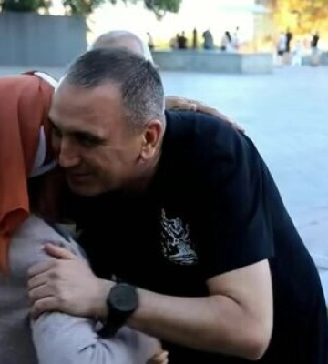 З окупованого Криму евакуювали родину офіцера ВМС України, яку переслідувала ФСБ. ВIДЕО